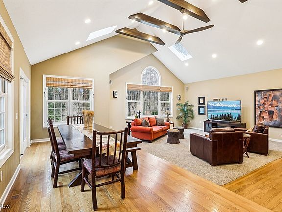 4th image of 8360 Bainbrook Dr