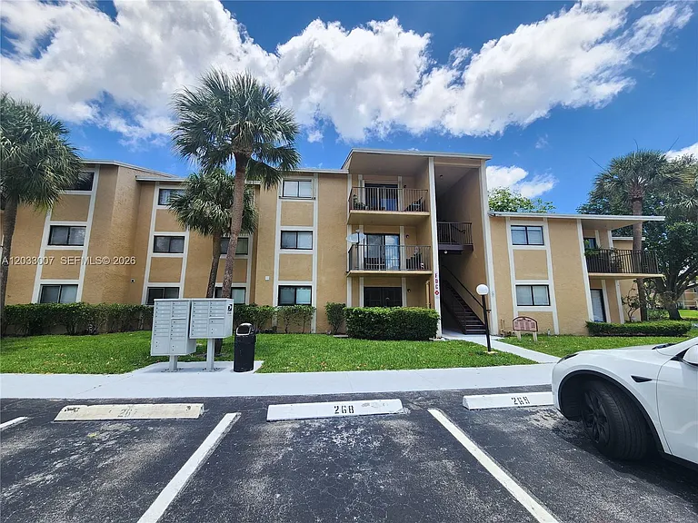 9491 Palm Cir S #205 — Photo 1