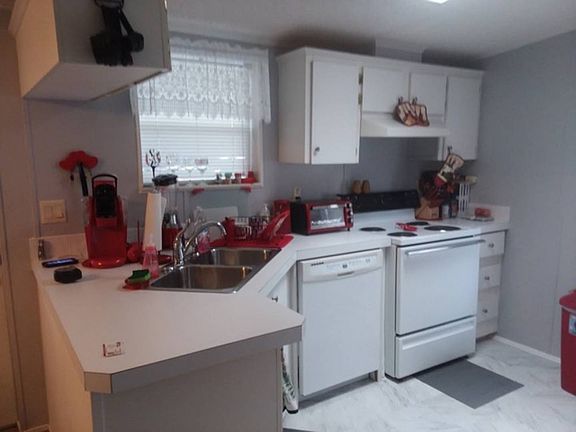 4th image of 2327 Thoreau Dr