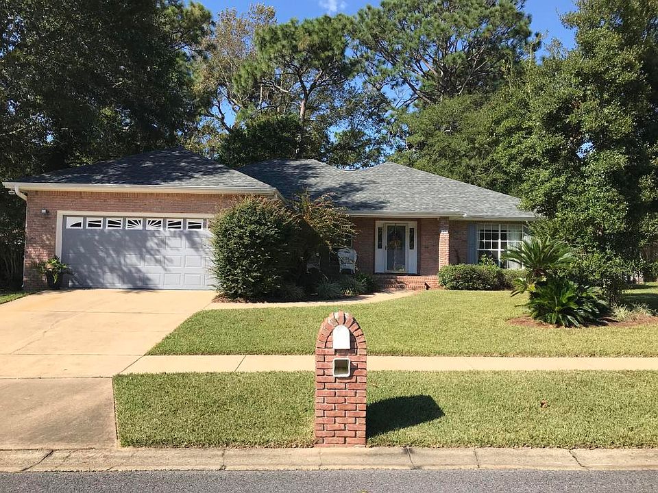 1st image of 45 Hillcrest Dr