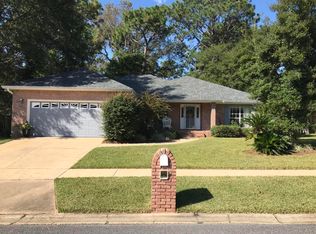 45 Hillcrest Dr, Shalimar, FL 32579