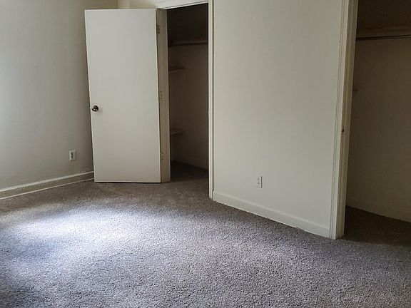 5th image of 222 Jewett Ave Floor Basement