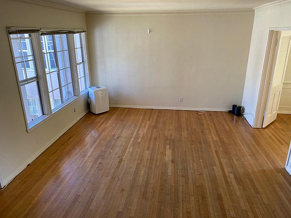 10958.5 Roebling Avenue, Westwood, CA 90024 - Living Room