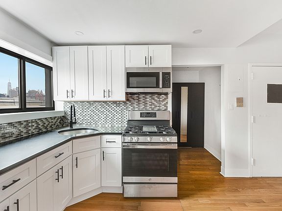 5th image of 318 Van Brunt St Floor 3