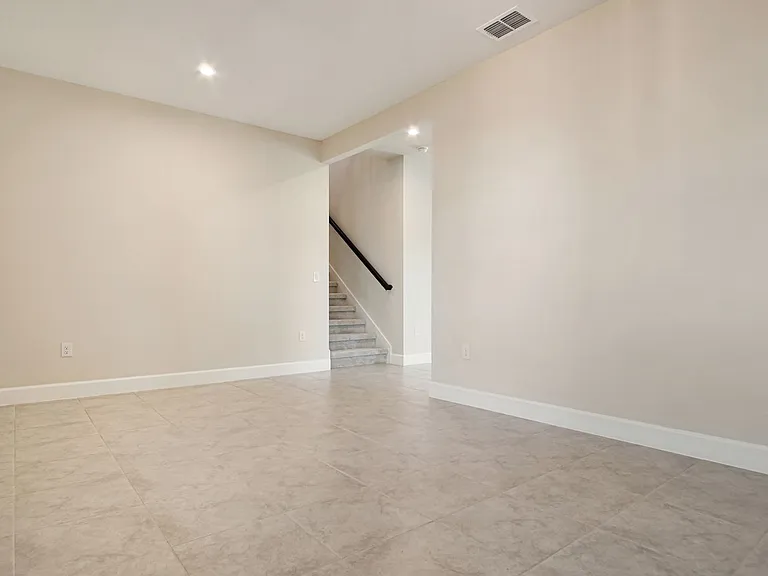 1419 Eucalyptus Way — Photo 19