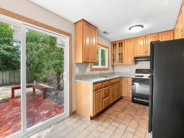 15 Brittany Ln — Photo 19