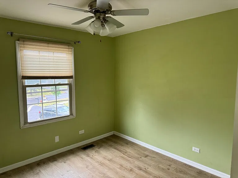 2404 Kenmore Ct — Photo 20