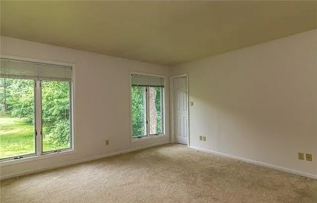 536 Cold Spring Rd — Photo 12