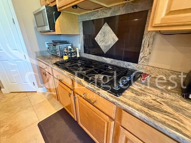 44 Vinehill Dr — Photo 50