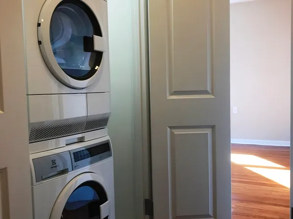 41-15 50th Avenue image 8 of 24