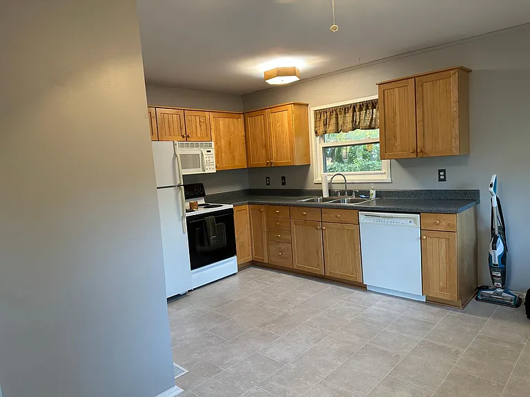 3104 Lynnwood Way — Photo 3