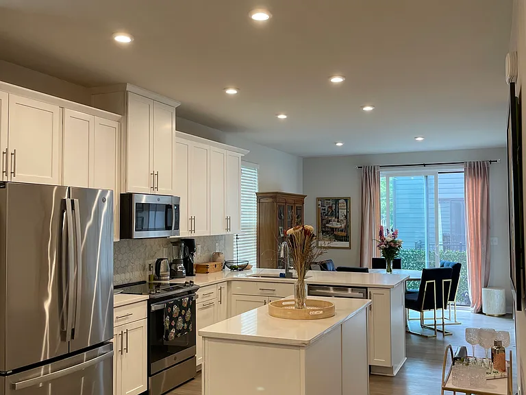 404 Spearfield Ln — Photo 2