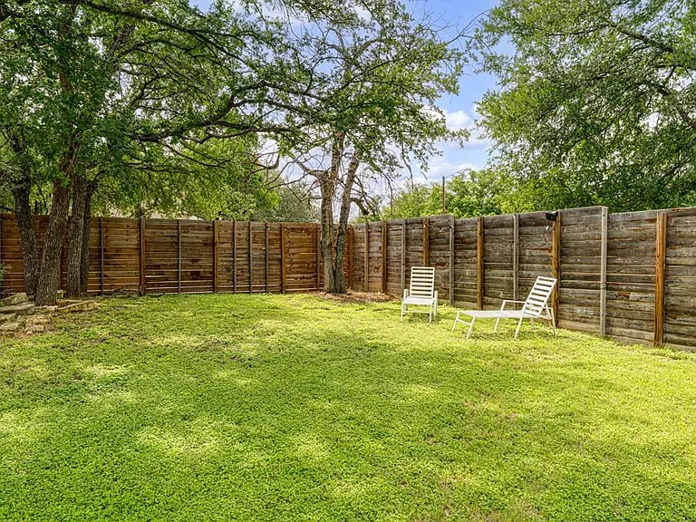 1409 Lantern Light Dr — Photo 22