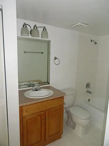 1 bed, 1.0 bath, 618 sqft, $1,950 — Photo 2