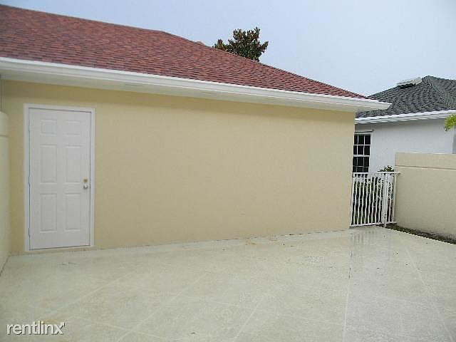Cabridge at Abacoa Patio - TheShattowGroup