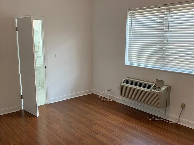 7510 Carlyle Ave #6 — Photo 9