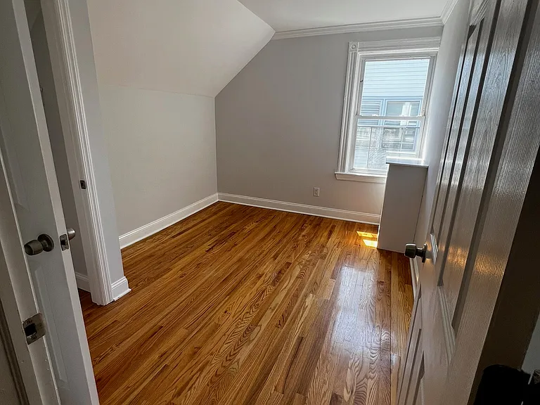 905 Grand Ave #4 — Photo 13
