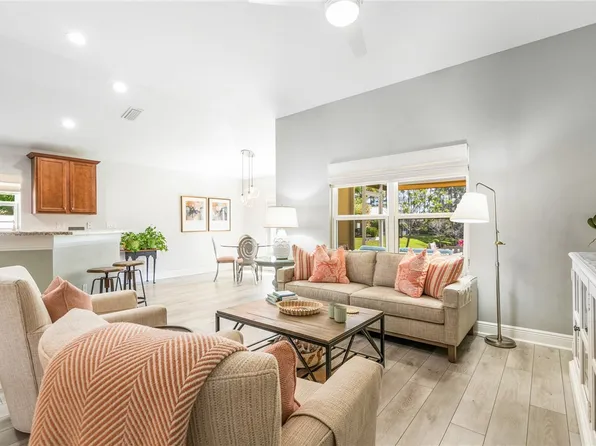 405 Briarcliff Cir, Sebastian, FL 32958