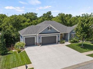 2517 SE Ridge Line Dr, Blue Springs, MO 64014