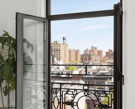 3rd image of 46 W 83rd St #8AB