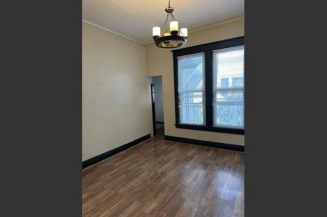 212 W Washington St — Photo 16
