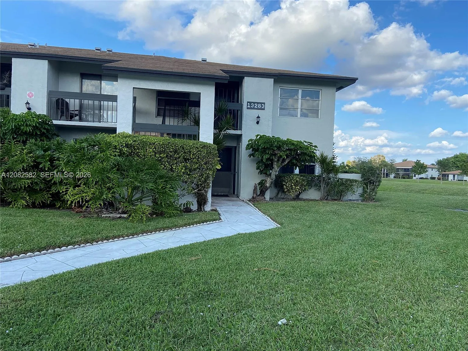 Palm Greens At Villa Del — Photo 1
