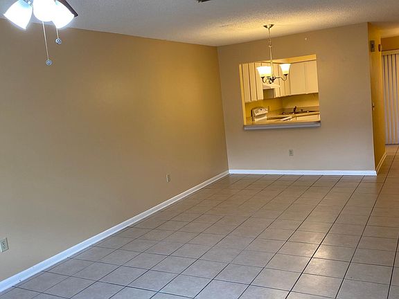 2nd image of 19 Ponte Vedra Ct Unit B