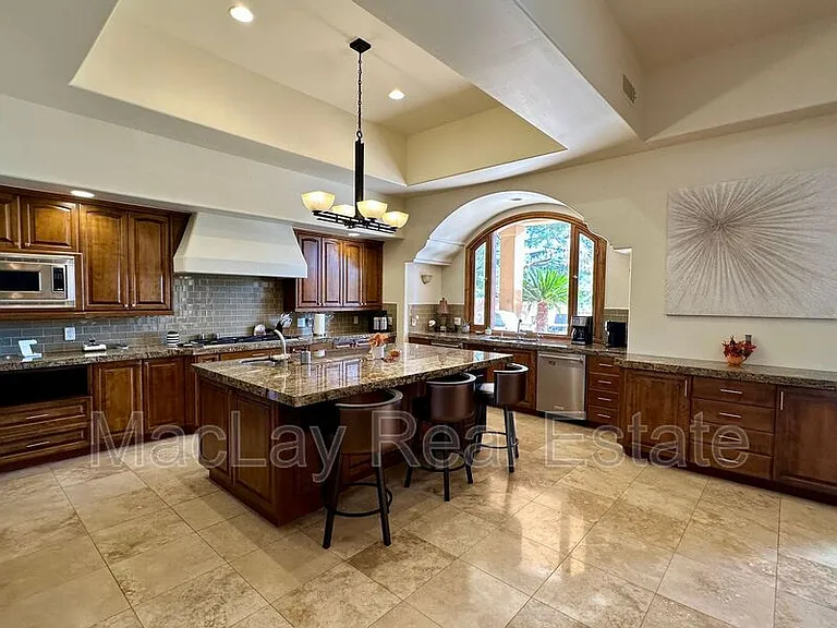 5711 W Linda Ln — Photo 6
