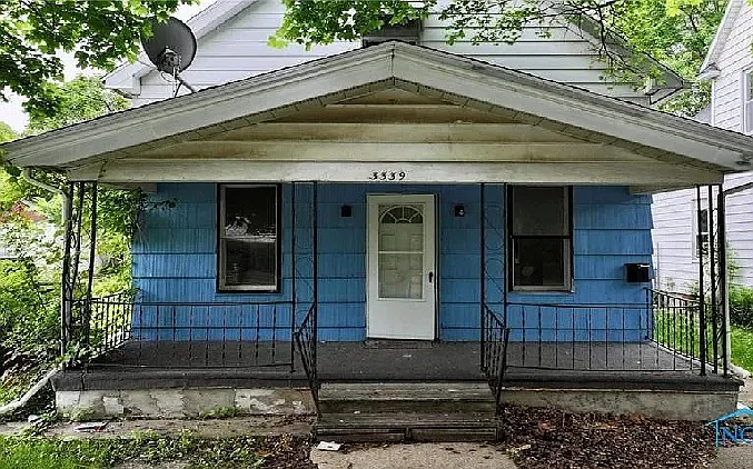 3339 Elm St — Photo 2