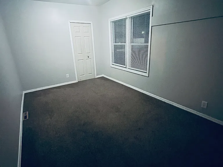 937 E Jarvis Ave — Photo 4