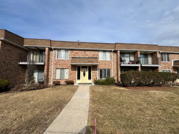 828 Sandra Dr APT 1E, University Park, IL 60484