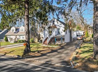 213 Melville Rd, Huntington Station, NY 11746
