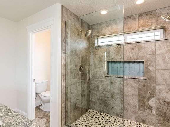 Owner ensuite detail