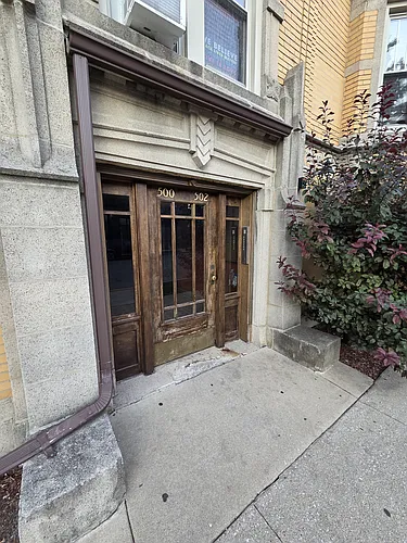 502 Beloit Ave #3B Photo 1