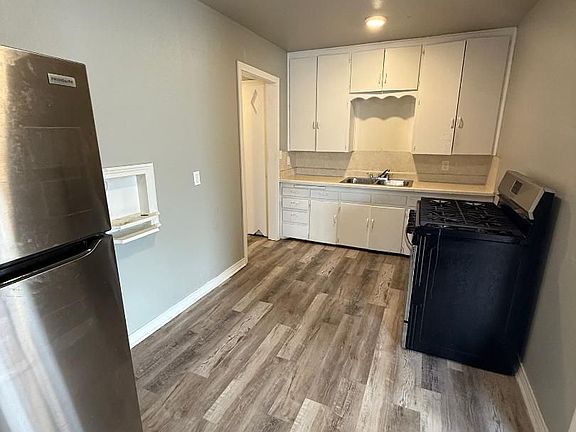 3rd image of 1017 Arkansas St