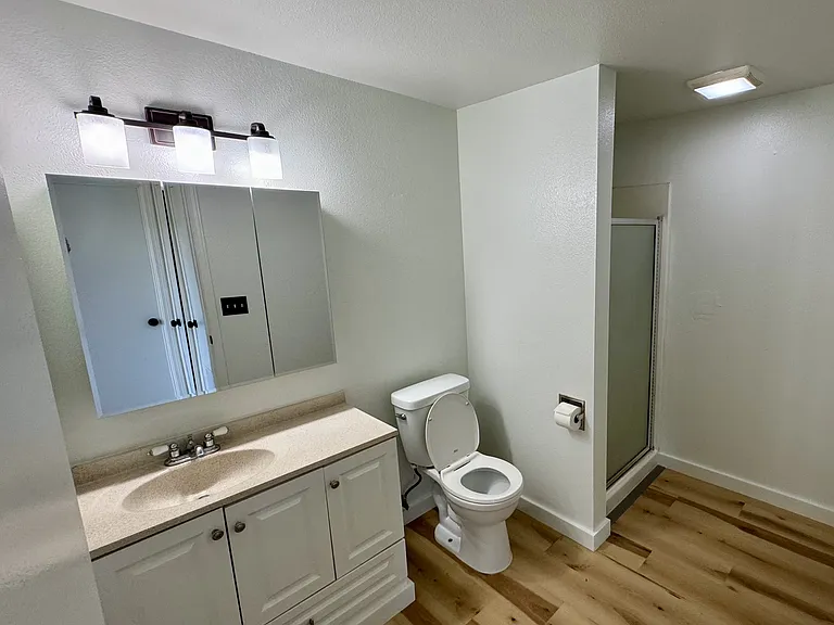 1094 NE Conifer Blvd #1 — Photo 11