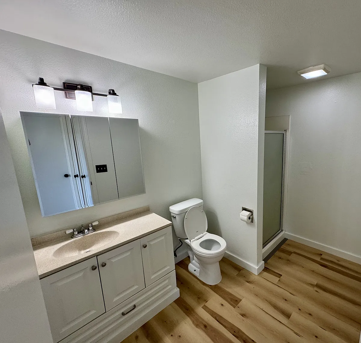 Building Photo - 1094 NE Conifer Blvd #3