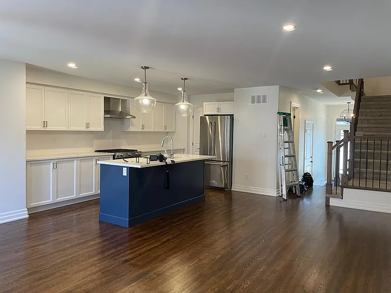 205 Purchase Cres — Photo 1