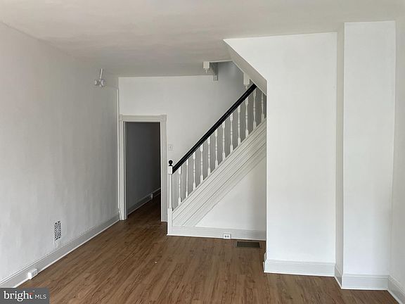 5th image of 450 E Lorraine Ave