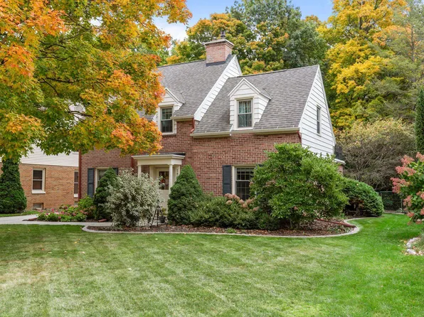 280 River Dr, Appleton, WI 54915