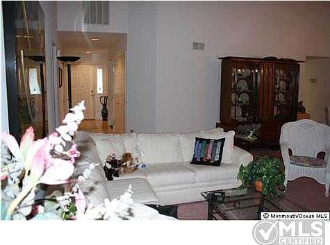 4th image of 1231B Thornbury Ln