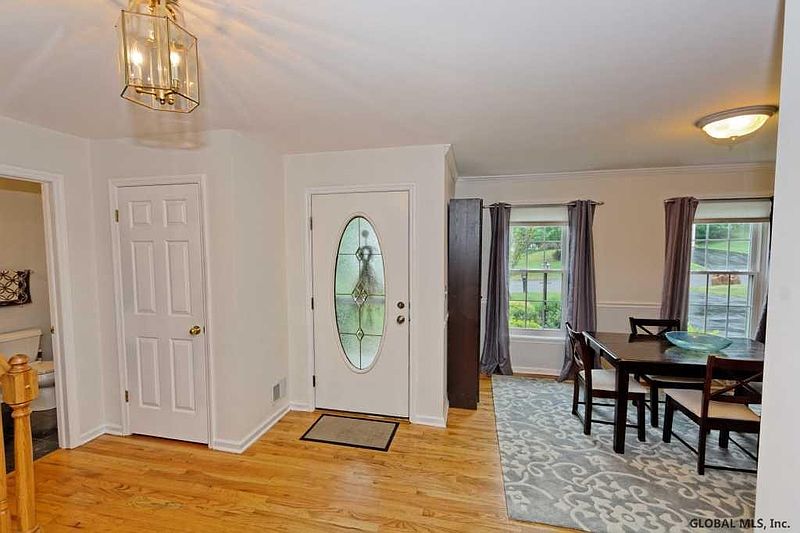 3rd image of 1115 CLUTE CREST Drive