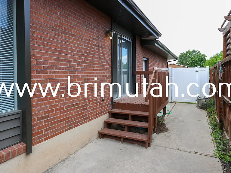 3669 S 2245 E — Photo 21