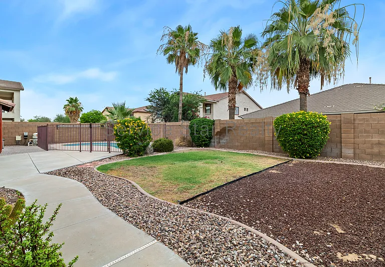 15843 W Desert Mirage Dr — Photo 25