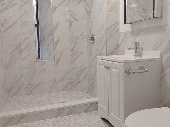 4th image of 566 W 126th St APT 41
