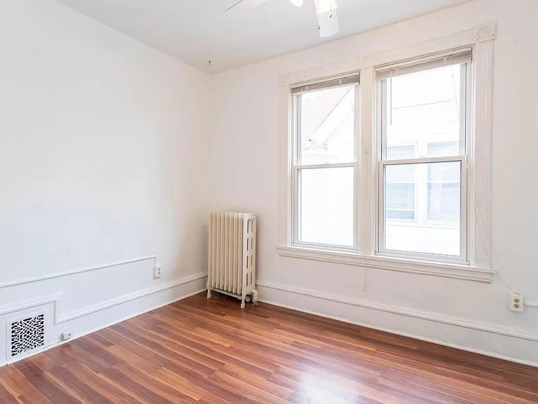 918 W 26th St #2 — Photo 15