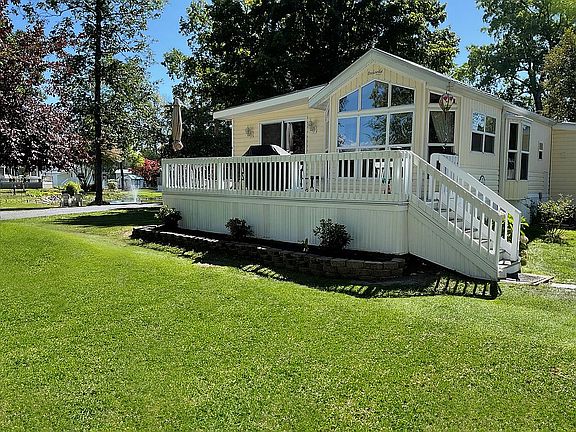 2nd image of 11 Pike Cir