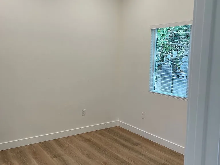 10160 Cunningham Ave — Photo 7