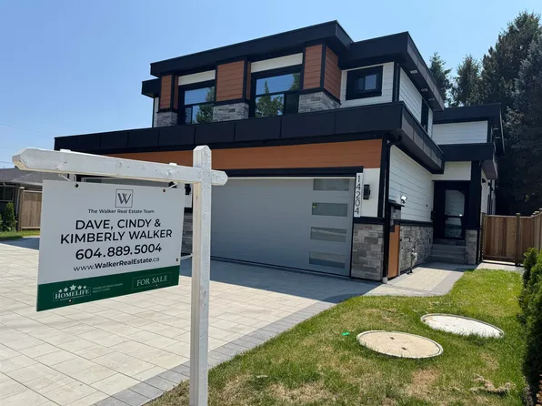 14204 N Bluff Rd, White Rock, BC V4B 3C4