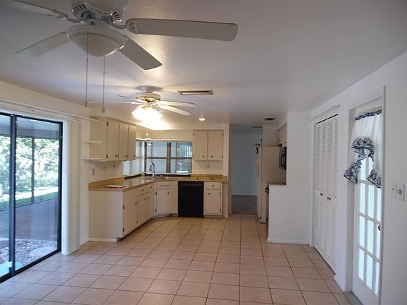 4th image of 206 E Tarpon Blvd NW